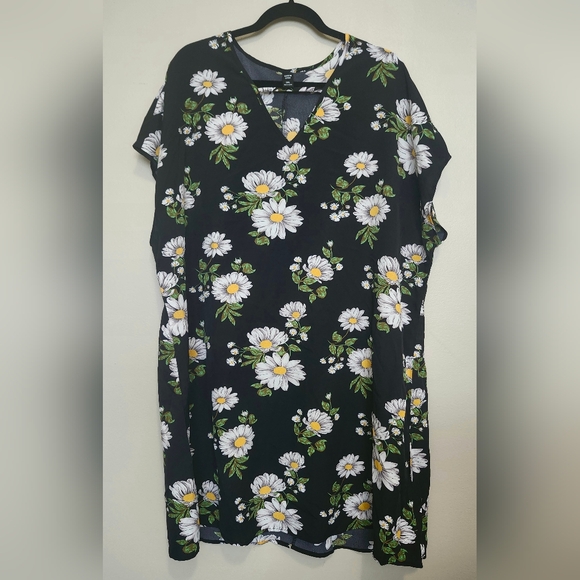 ✨️2/$20 Floral Dress - Picture 4 of 4